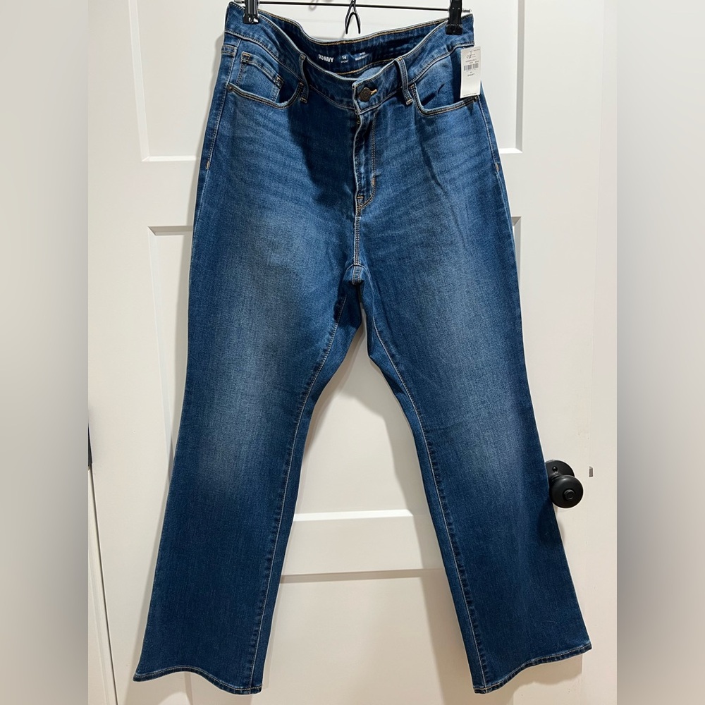 Old Navy Women’s Bootcut Jeans 14 Short